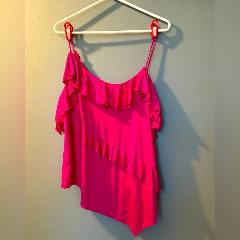 Anthropologie Asymmetrical Ruffled Women's Spaghetti Strap‎ Hot Pink Blouse Sz M